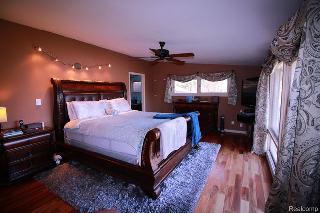 Master Bedroom | Image 10