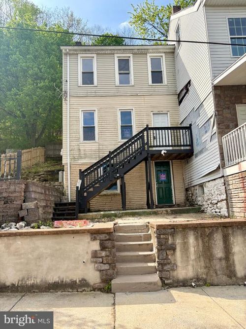 436 W Savory St, POTTSVILLE, PA, 17901-3954 | Card Image