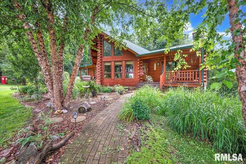 124 Oak Grove Cir, Dahinda, IL, 61428-9764 | Card Image