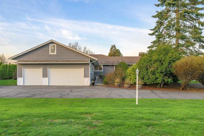 21871 100 Avenue, House other with 6 bedrooms, 5 bathrooms and 12 parking in Langley BC | Image 2