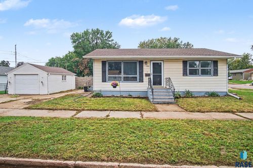1501 E 17th St Street, Sioux Falls, SD, 57104 | Card Image