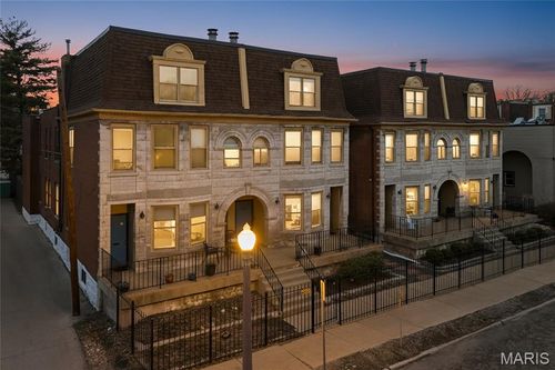 327 N Boyle Ave, Saint Louis, MO, 63108-2940 | Card Image