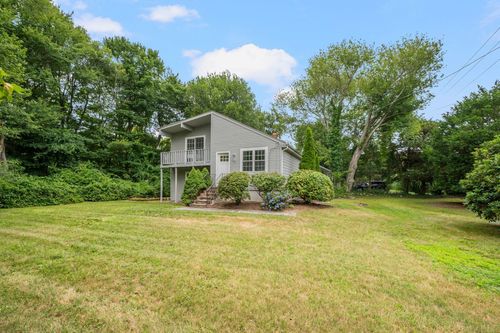 22 Hull St, Jamestown, RI, 02835-2651 | Card Image