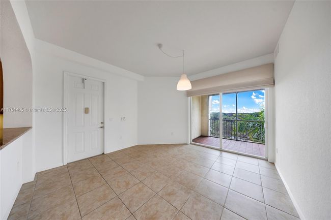 APT-501 - 3600 Oaks Clubhouse Dr, Condo with 3 bedrooms, 2 bathrooms and null parking in Pompano Beach FL | Image 4