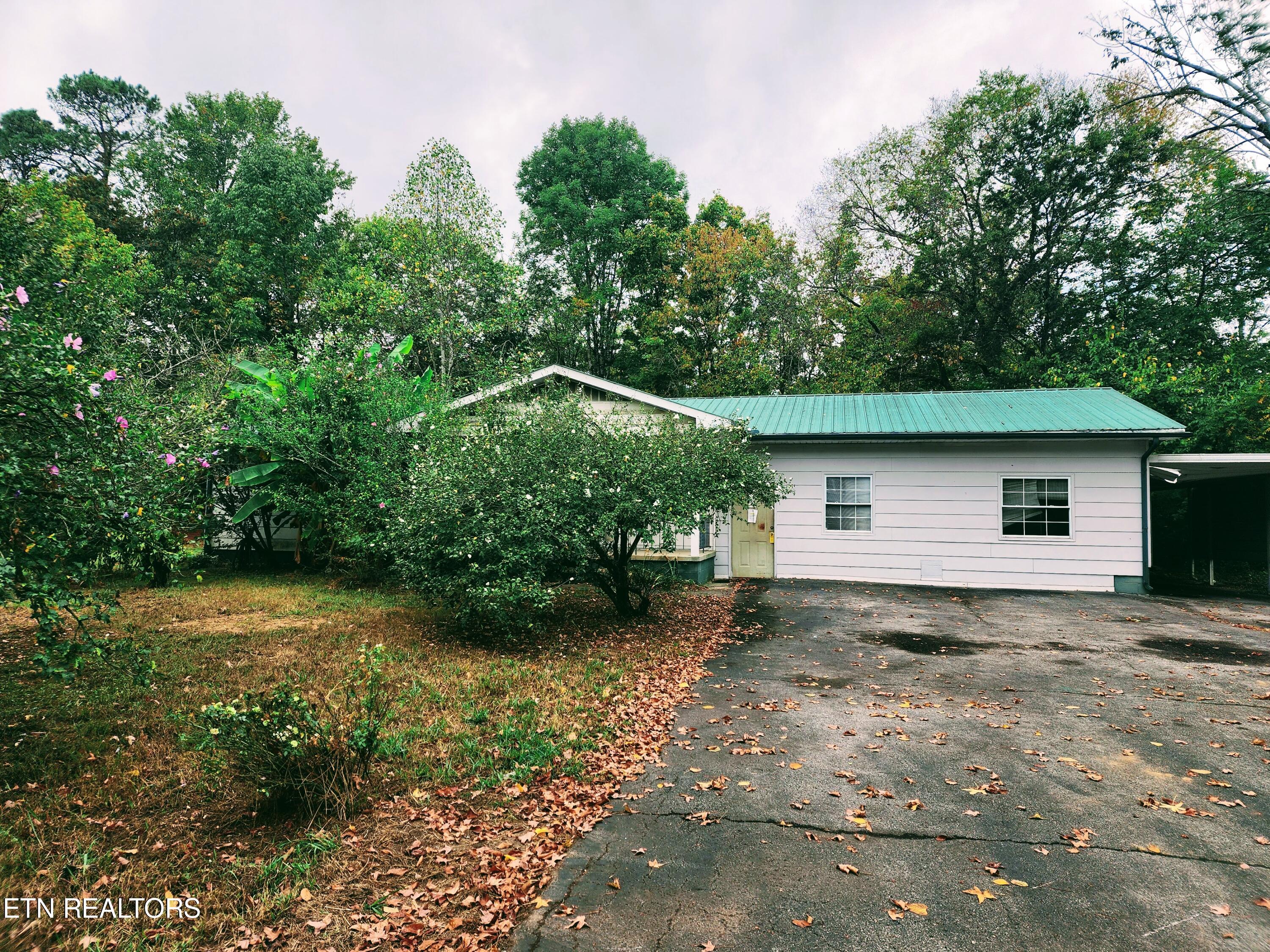Baumgartner Rd, Harriman, TN 37748