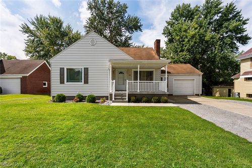 542 6th St, Campbell, OH, 44405-1168 | Card Image