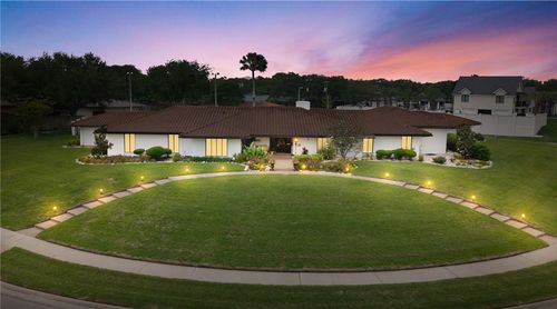 14 Hewit Dr, Corpus Christi, TX, 78404-1610 | Card Image