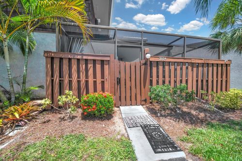 0-2004 Se Round Table Dr, Port St. Lucie, FL, 34952-4708 | Card Image