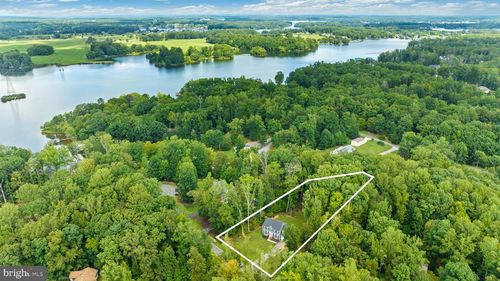 296 Robbie Rd, BUMPASS, VA, 23024-4736 | Card Image