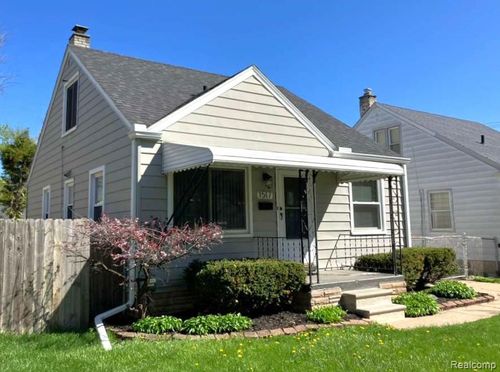 1517 E Chesterfield St, Ferndale, MI, 48220-2681 | Card Image