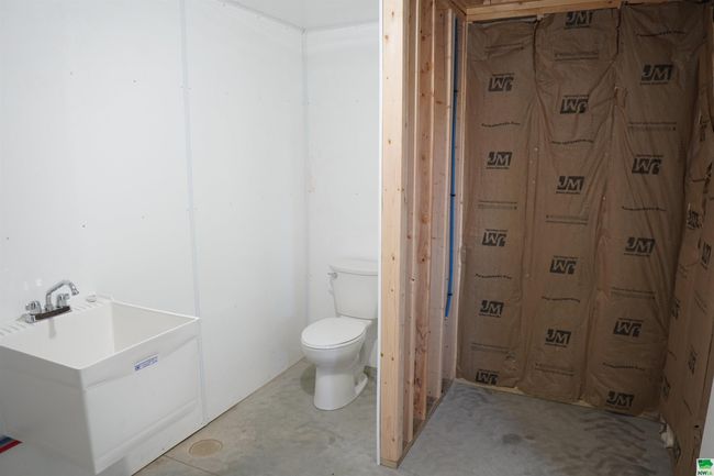 3987 Floyd St, Home with 0 bedrooms, 0 bathrooms and 4 parking in Sheldon IA | Image 22