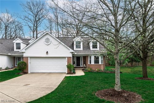 448 E Reserve Dr, Cuyahoga Falls, OH, 44223-3782 | Card Image