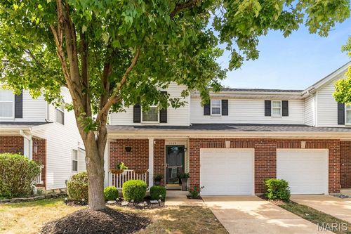 1069 Big Bend Crossing Dr, Manchester, MO, 63088-1296 | Card Image