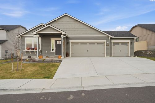 7356 W 26th Ave, Kennewick, WA, 99338-2551 | Card Image