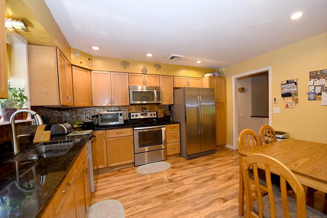 8 Candleview Dr, House other with 3 bedrooms, 3 bathrooms and 12 parking in Sherman CT | Image 7