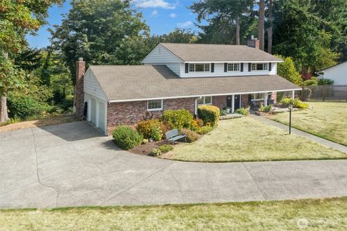12406 Se 47th St, Bellevue, WA, 98006-2808 | Card Image