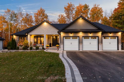 9 Byers St, Springwater, ON, L9X2A3 | Card Image