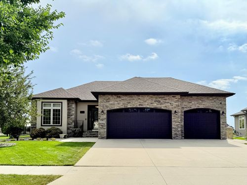 533 Hampton Dr W, Moorhead, MN, 56560-6783 | Card Image