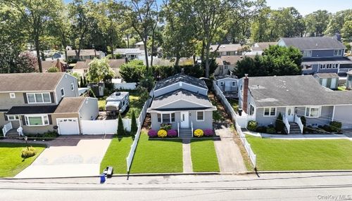 792 Glendale Rd, Babylon, NY, 11704-7006 | Card Image