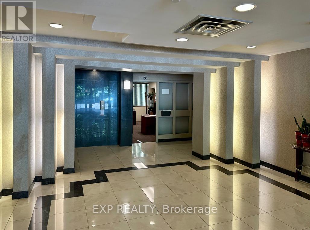 Residential in Mississauga (City Centre) 5
