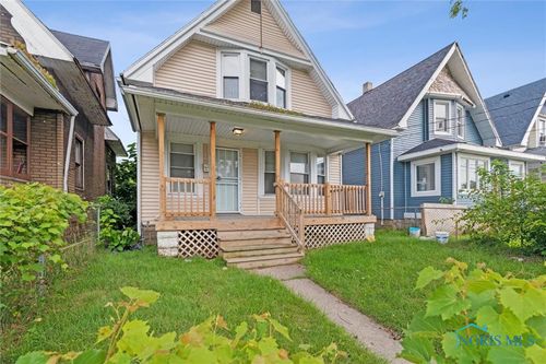 3214 Maplewood Ave, Toledo, OH, 43610-1033 | Card Image