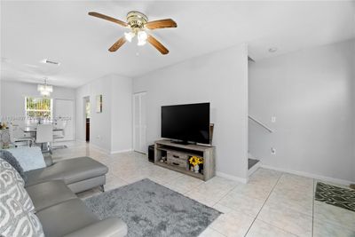 422 - 422 Nw 84th St, Condo with 2 bedrooms, 1 bathrooms and null parking in Miami FL | Image 1