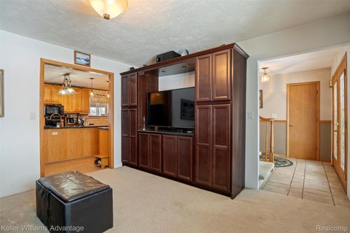 340 Angola St, Wolverine Lake, MI, 48390-2114 | Card Image