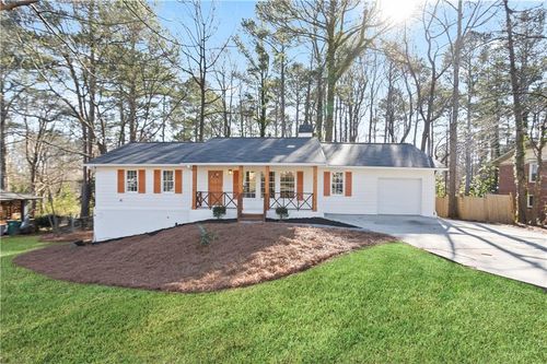 626 Reed Rd Se, Smyrna, GA, 30082-3358 | Card Image