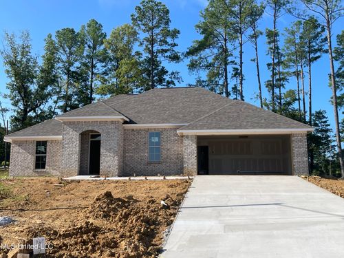 207 Hemingway Cir, Canton, MS, 39046-1107 | Card Image