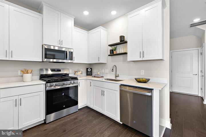 Residential in PENNINGTON 5