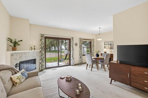 69-11073 Oregon Cir, Bloomington, MN, 55438-2457 | Card Image