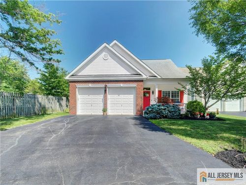 10 Holly Manor Ct, Helmetta, NJ, 08828-1165 | Card Image