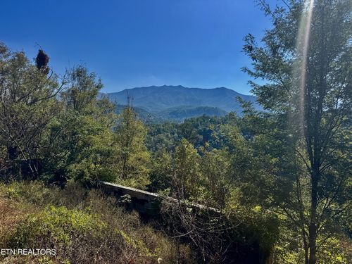 908 E End Court, Gatlinburg, TN, 37738 | Card Image