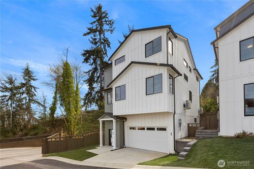 9430 Olson Pl Sw, Seattle, WA, 98106-3123 | Card Image