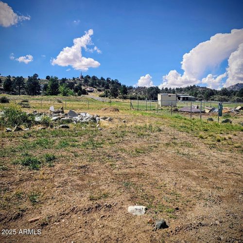 328-18318 S Frontier Rd, Peeples Valley, AZ, 86332-7610 | Card Image