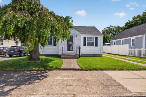 122 Dewey Ave, Pawtucket, RI, 02861-4252 | Card Image