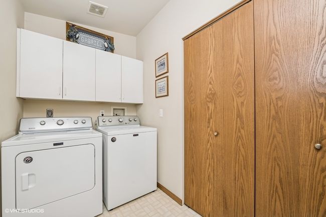 972 W Shore Dr, House other with 3 bedrooms, 3 bathrooms and 3 parking in Fox Lake IL | Image 10