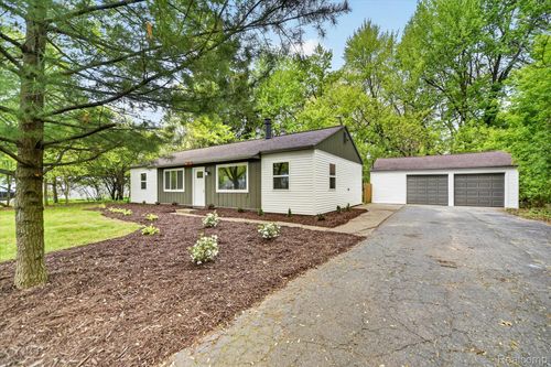 1609 Gilcrest Ave, East Lansing, MI, 48823-1843 | Card Image
