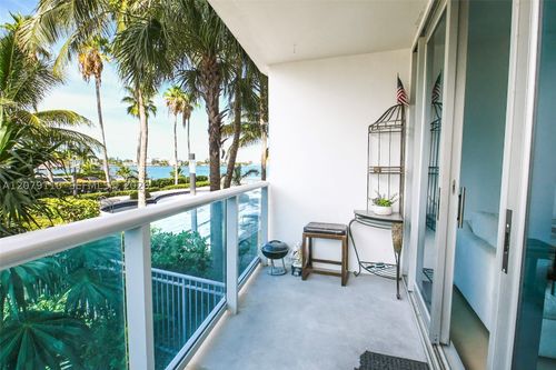 1h-7501 E Treasure Dr, North Bay Village, FL, 33141-4301 | Card Image