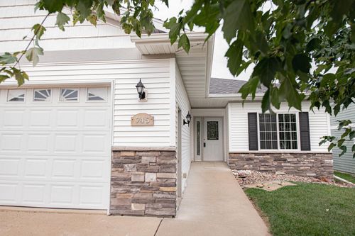 745 36th Ave, Goodview, MN, 55987-1869 | Card Image