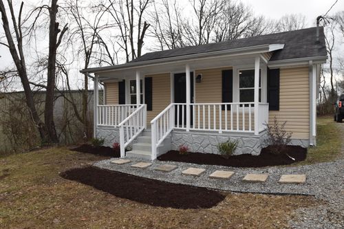 429 Demoss St, Gallatin, TN, 37066-2118 | Card Image