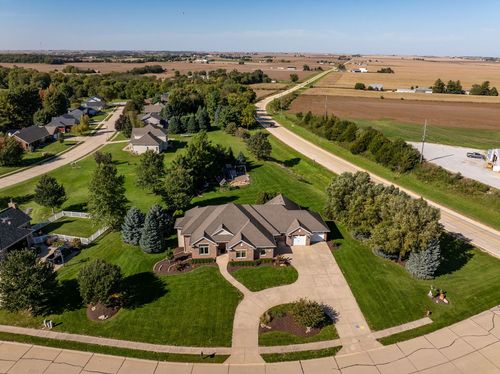 1108 Scenic Hill Ln, De Witt, IA, 52742-9318 | Card Image