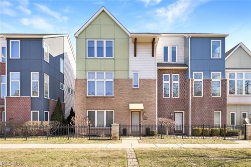 2278 City View Dr, Cleveland, OH, 44113-4546 | Card Image