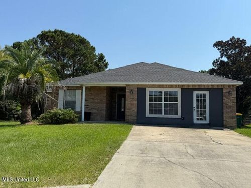 10574 Shore Cv, Biloxi, MS, 39532-8055 | Card Image