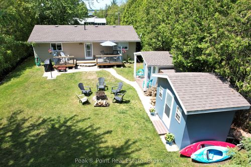 7 Mckenzie St, South Bruce Peninsula, ON, N0H2T0 | Card Image