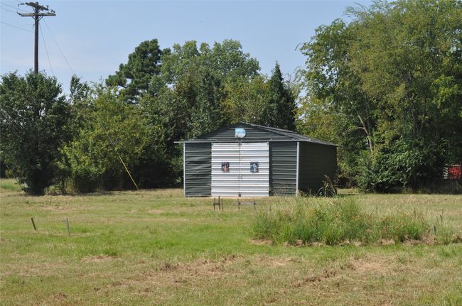 View of outdoor structure | Image 14