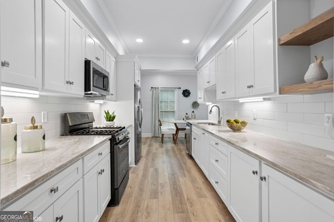 5273 Glenridge Dr, Townhouse with 3 bedrooms, 4 bathrooms and 2 parking in Sandy Springs GA | Image 21