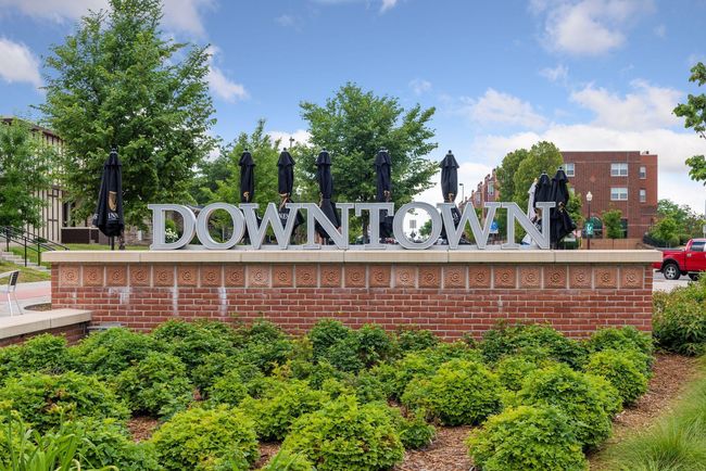 Experience the charm of downtown | Image 46