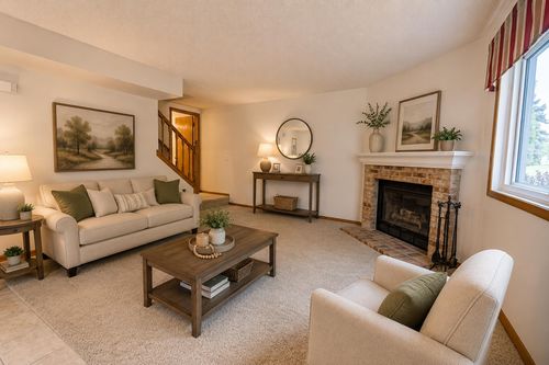 7732 157th St W, Apple Valley, MN, 55124-5150 | Card Image