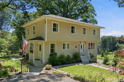 100 Old Dike Rd, Trumbull, CT, 06611-3334 | Card Image